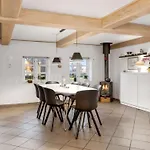 Yorik - 1-6km From The Sea By Interhome *