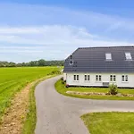 Yorik - 1-6km From The Sea By Interhome