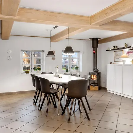 Yorik - 1-6km From The Sea By Interhome *